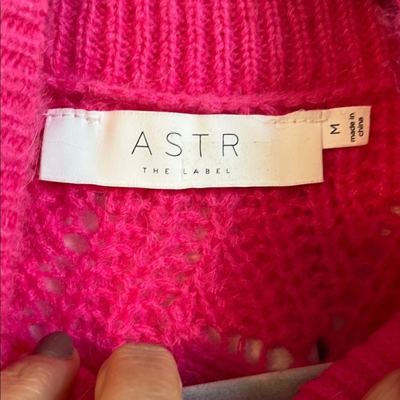 ASTR NWOT Fuchsia Textured Turtleneck Knitted Wool Alpaca Blend Sweater, Size M - Picture 2 of 10